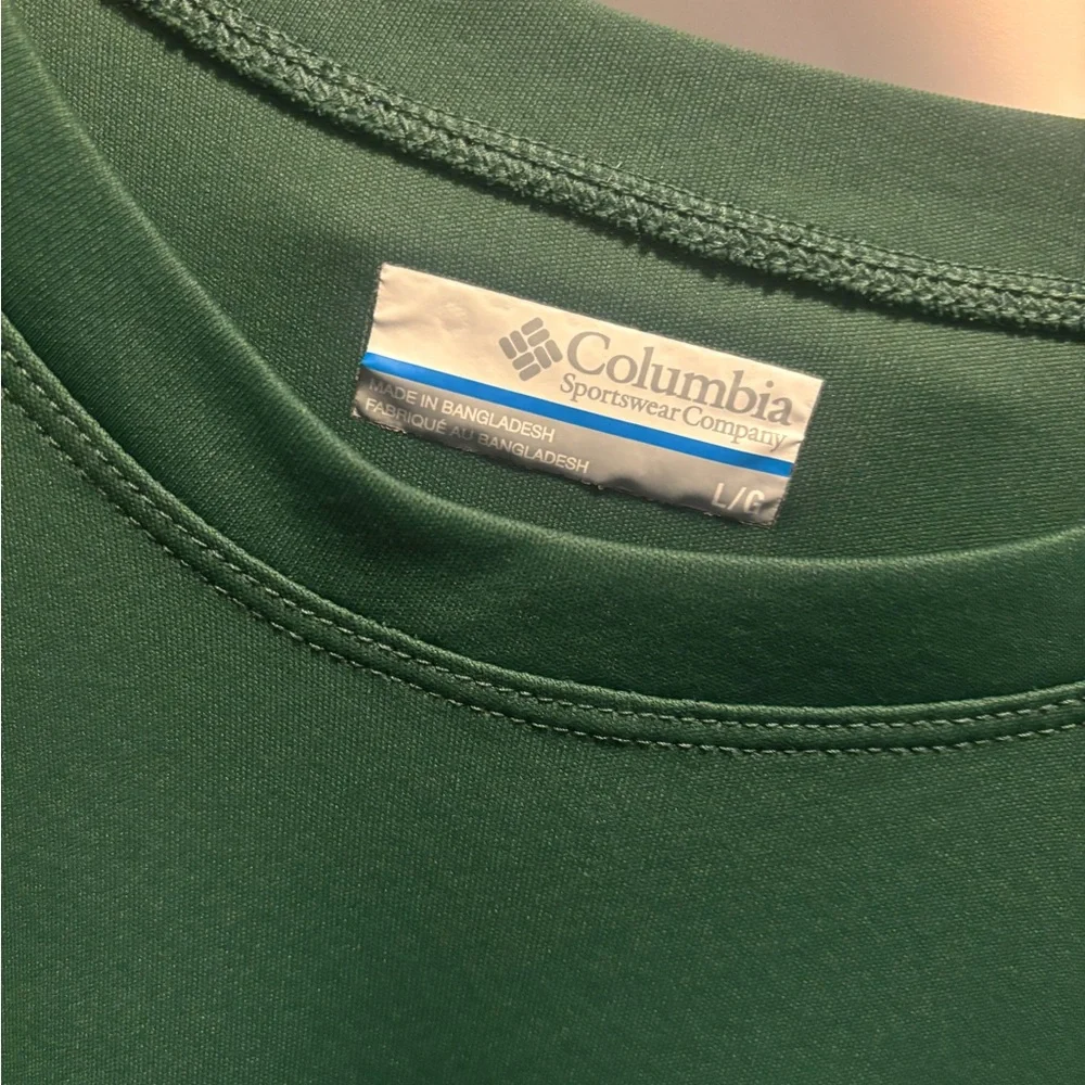 Columbia Men's Forest Green Short Sleeve Tee - Picture 3 of 3